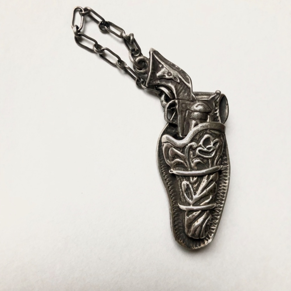 Rare Sterling Silver Revolver & Holster Brooch Pin - Picture 4 of 10